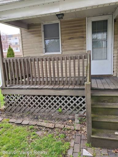 Main picture of 439 College Ave