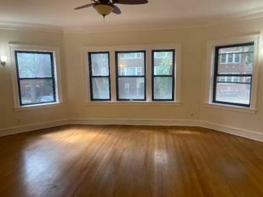Main picture of 7739 S Essex Ave