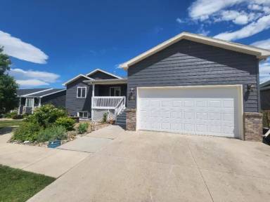 Main picture of 4704 Mandalay Ln