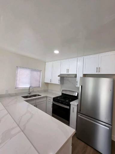 Main picture of 3637 E 8th St