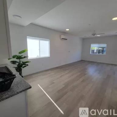 Main picture of 4934 N Arthur Ave