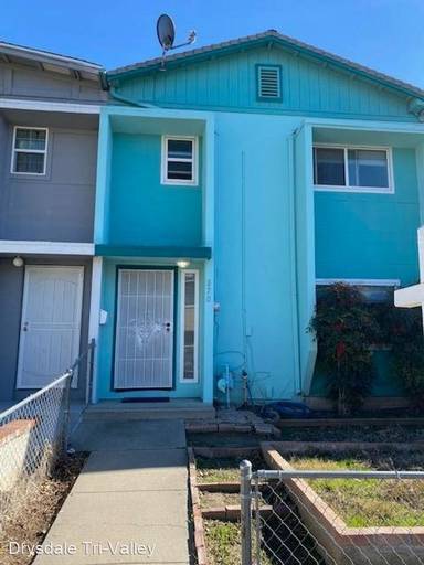 Main picture of 830 Palm Cir