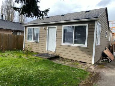 Main picture of 4393 Dover Ave NE