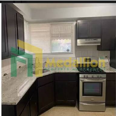 Main picture of 9524 S Bennett Ave