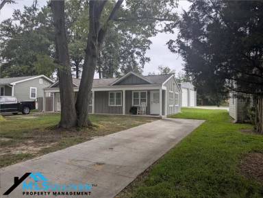 Main picture of 2130 Sovereign St
