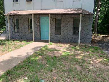 Main picture of Pine Lake Apartments