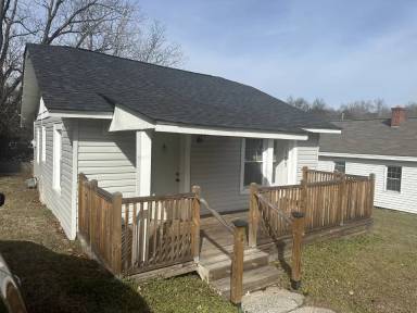 Main picture of 105 Cabin St