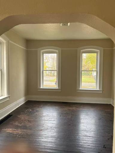 Main picture of 1008 E 4th St