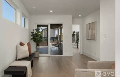 Main picture of 421 14th Ave W