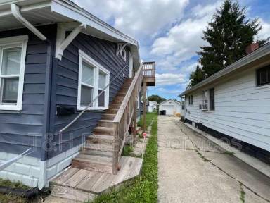 Main picture of 2916 Noble St