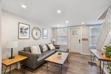 Main picture of 3606 Miller St