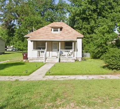 Main picture of 825 N Main St