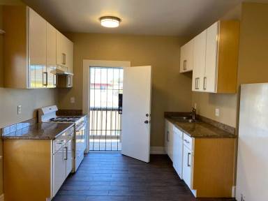 Main picture of 864 34th St