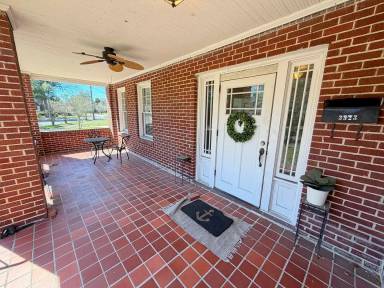 Main picture of 3323 Park St