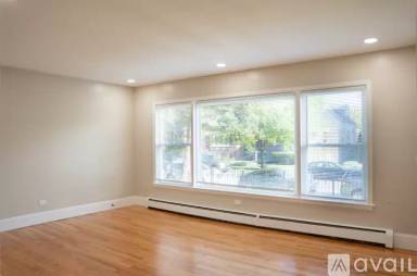 Main picture of 5050 W Henderson St