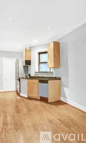 Main picture of 219 E 23rd St