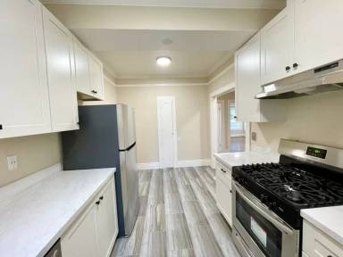 Main picture of 1280 Grove St