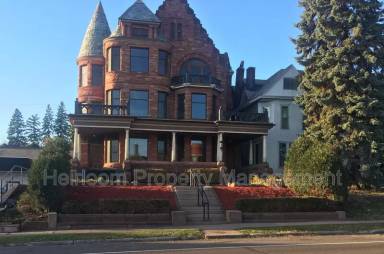 Main picture of 1509 E Superior St