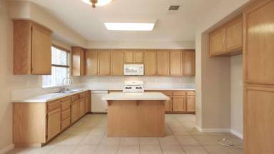 Main picture of 1908 Terracina Cir