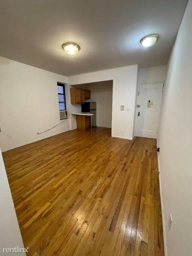 Main picture of 222 E 87th St