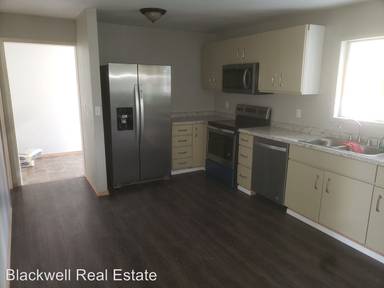 Main picture of 214 N Lyle St