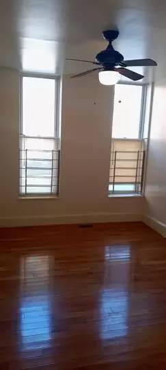 Main picture of 871 Hollins St