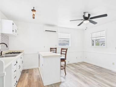 Main picture of 108 Beverly Dr