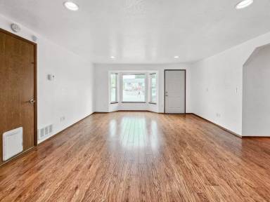Main picture of 8829 9th Pl W