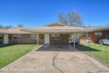 Main picture of 815 Drake Dr