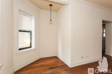 Main picture of 740 W Addison St