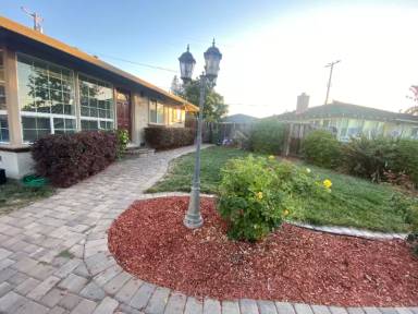 Main picture of 1082 Highland Ct