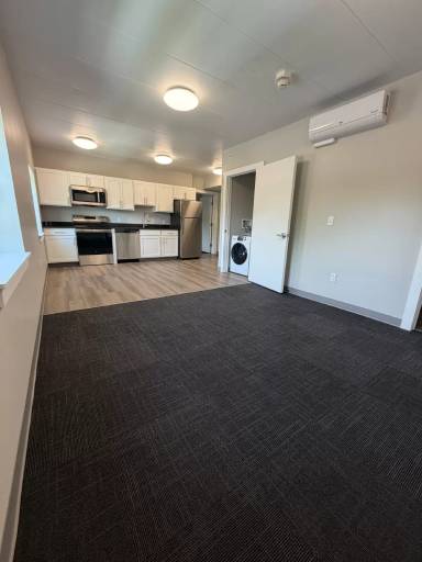 Main picture of 400 Riverside Dr