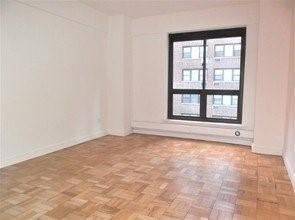 Main picture of 304 E 50th St