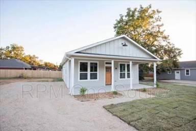 Main picture of 802 Walnut St