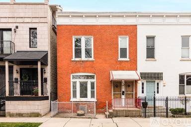 Main picture of 2149 W Erie St