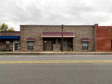 Main picture of 120 W Center St