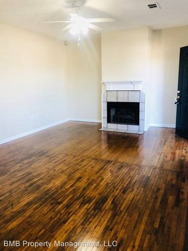 Main picture of 2642-2672 E 3rd St