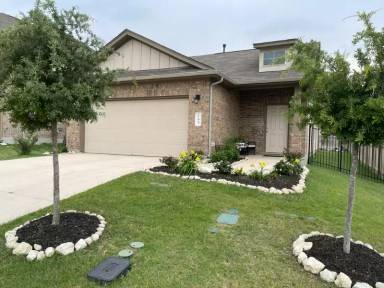 Main picture of 164 Earl Keen St