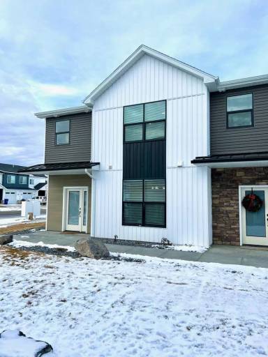 Main picture of 299 Hummingbird Way
