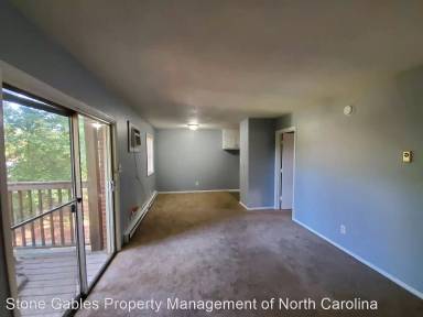 Main picture of 2462 Bragg Blvd