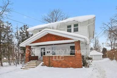 Main picture of 507 Eastern Ave NE