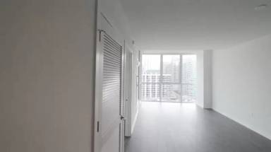 Main picture of 825 N Hudson Ave