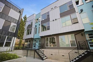 Main picture of 12512 35th Ave NE