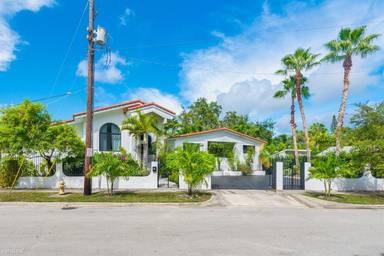 Main picture of 1061 NW North River Dr