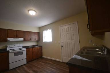 Main picture of 906 S Pike Ave