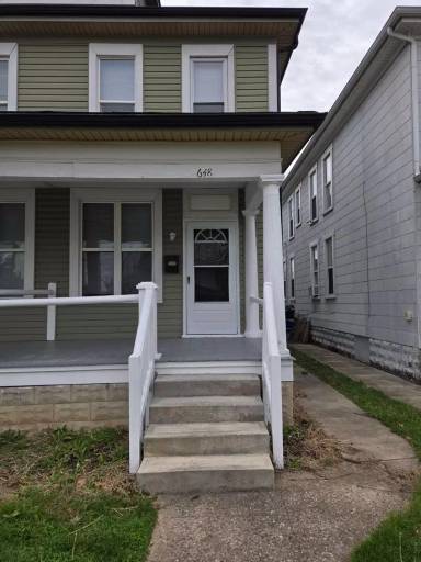 Main picture of 646 Carpenter St