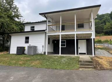 Main picture of 3106 Greenway Dr