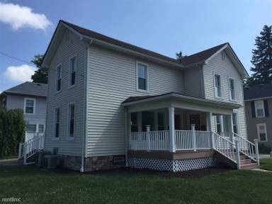 Main picture of 92-94 W Main St