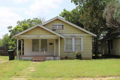 Main picture of 1663 McGregor Ave