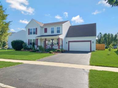 Main picture of 557 S Beacon Ln
